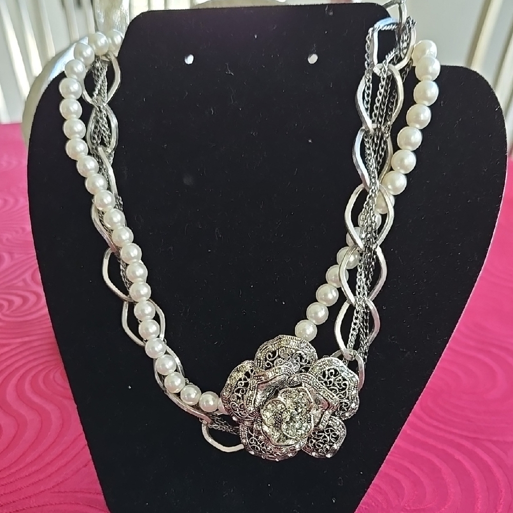 Elegant Silver and White Pearl Necklace